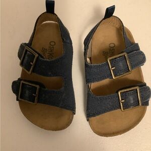 Oshkosh Sandles
Size 5m
EUC